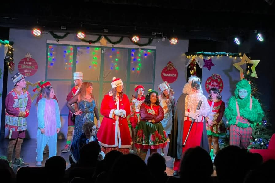 Sra. Claus — Rescatando la Navidad